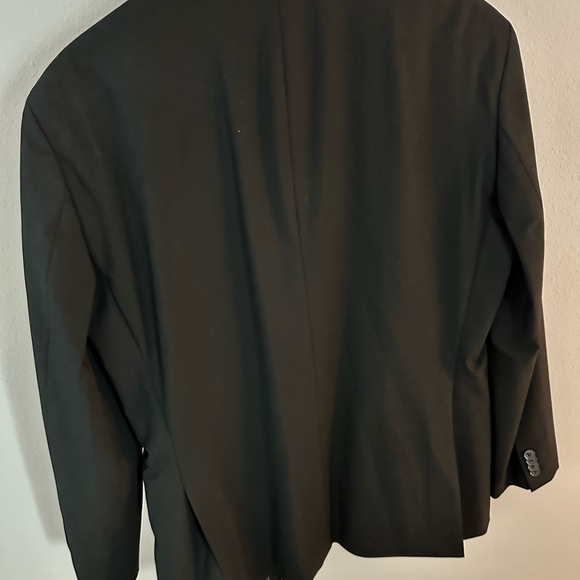 Jos A Bank Men’s Suit - Picture 2 of 6